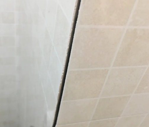 乐清瓷砖空鼓维修公司分享阳台瓷砖脱落的修复过程可以分为以下几个步骤